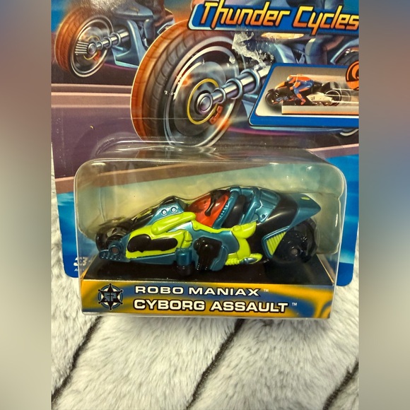 Mattel Hot Wheels Thunder Cycles Cyborg Assault Toy Car - Picture 2 of 5